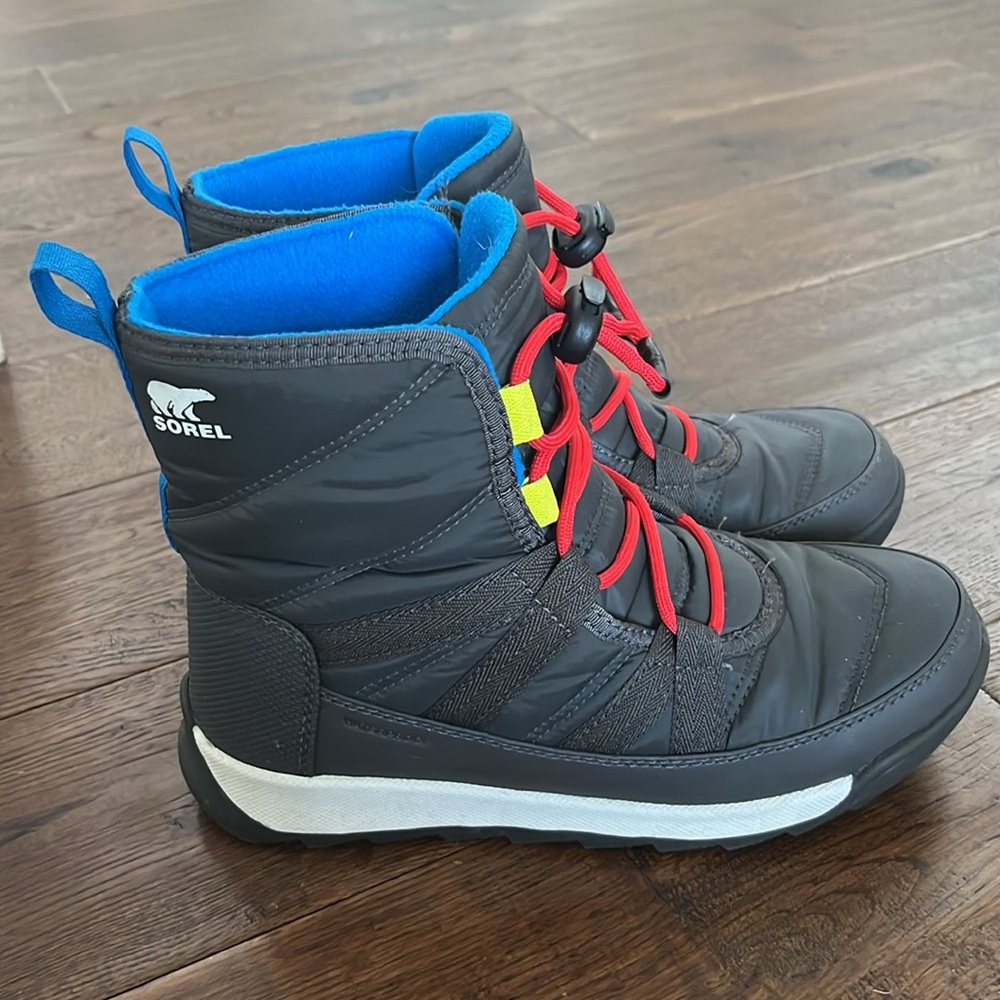 Sorel Boys Snow boots Whitney Size 3